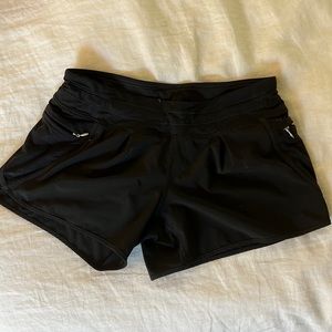 Lululemon S black shorts